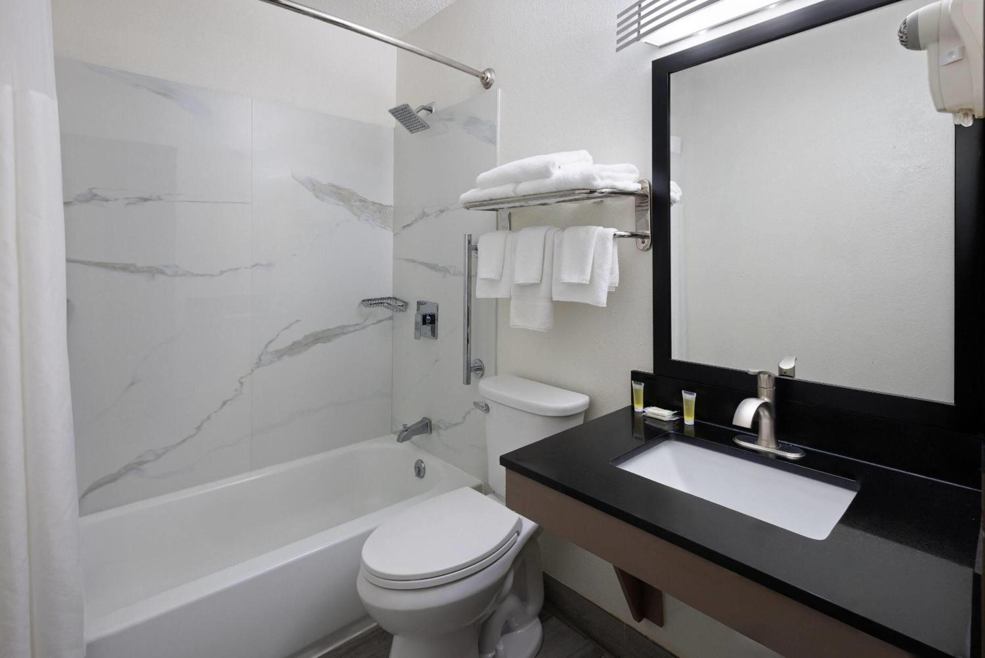 Super 8 By Wyndham Richmond Midlothian Turnpike Hotel Ngoại thất bức ảnh